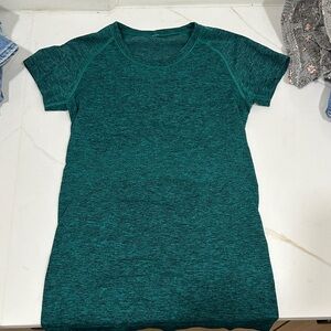 lululemon athletica Emerald Short Sleeve Tee